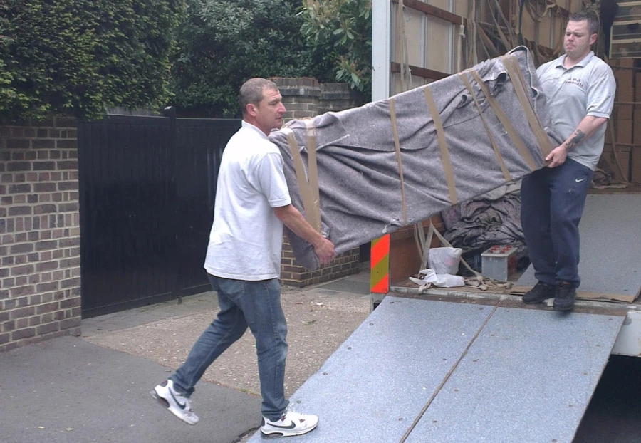 A & A Removals_4