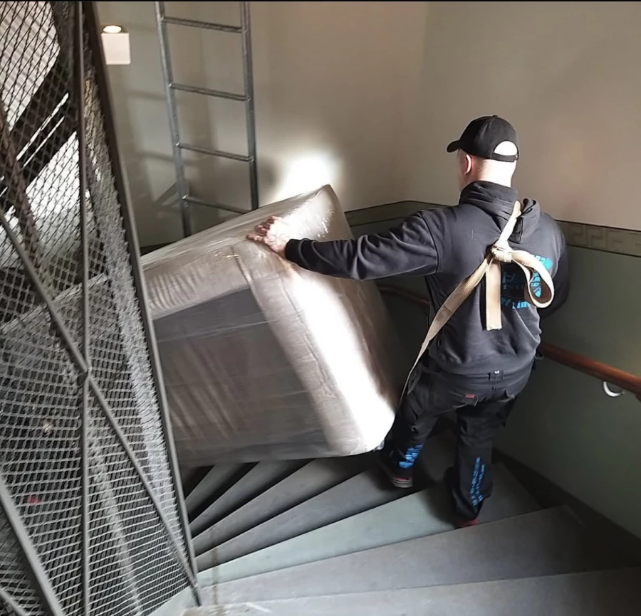 AJ Express-Service_3