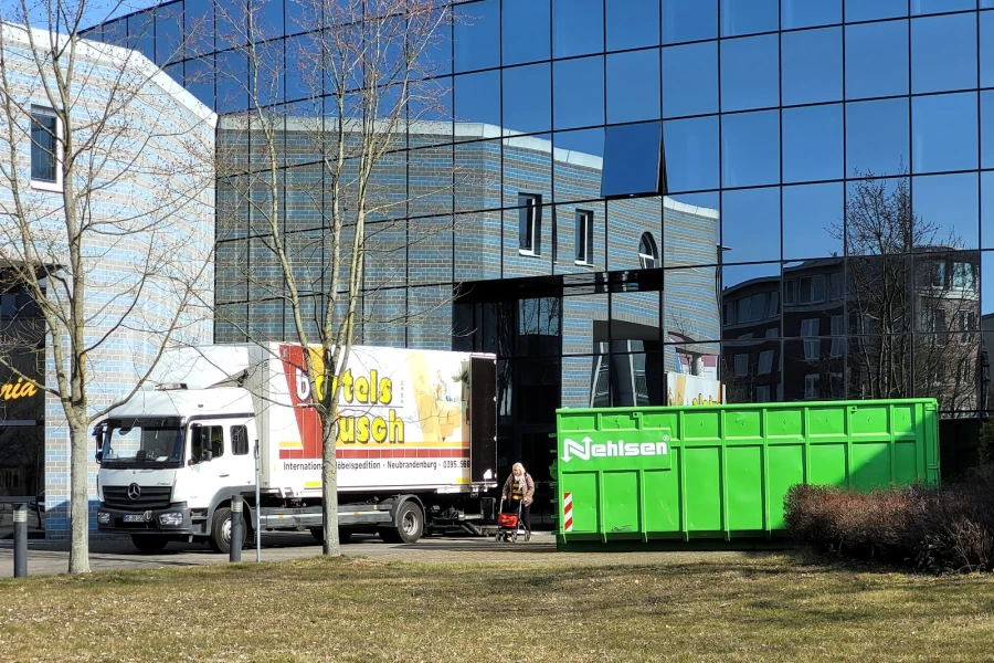 Bartels & Busch Neubrandenburger Möbelspedition _2