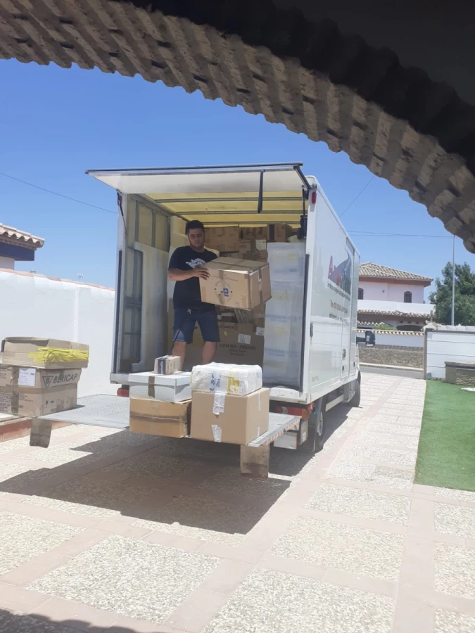 Capibara Internacional Portes y Mudanzas_1