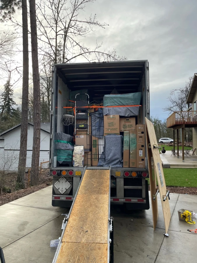 Cascade Moving & Logistics_2