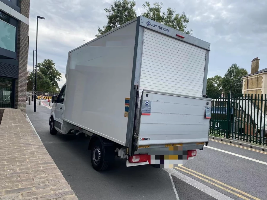 Chiswick Man And Van_4