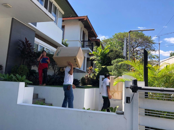 Dad’s Moving and Storage_2