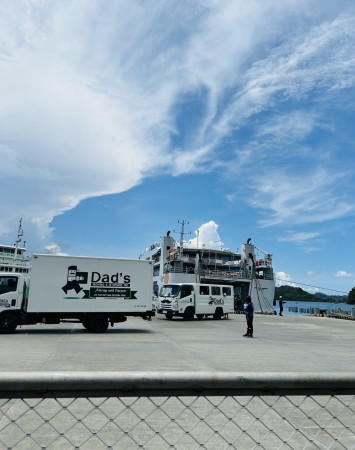 Dad’s Moving and Storage_3