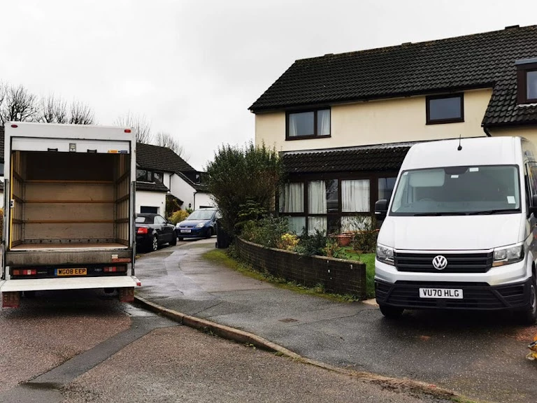 Fast-Track Removals & Logistics_1