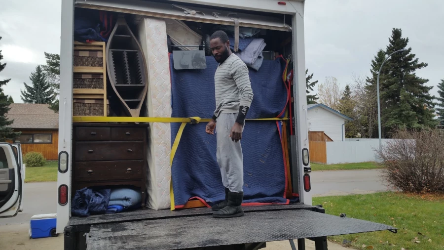 Helping Hands Family Movers_1