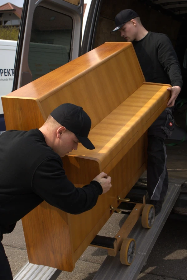 Loskan Klavier- und Flügeltransporte_1