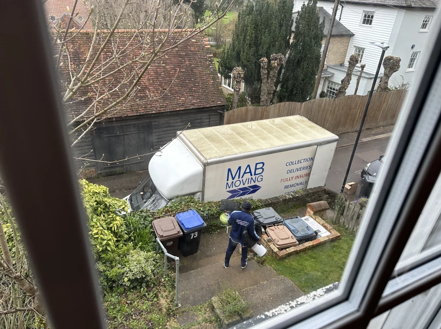 MAB Moving_2