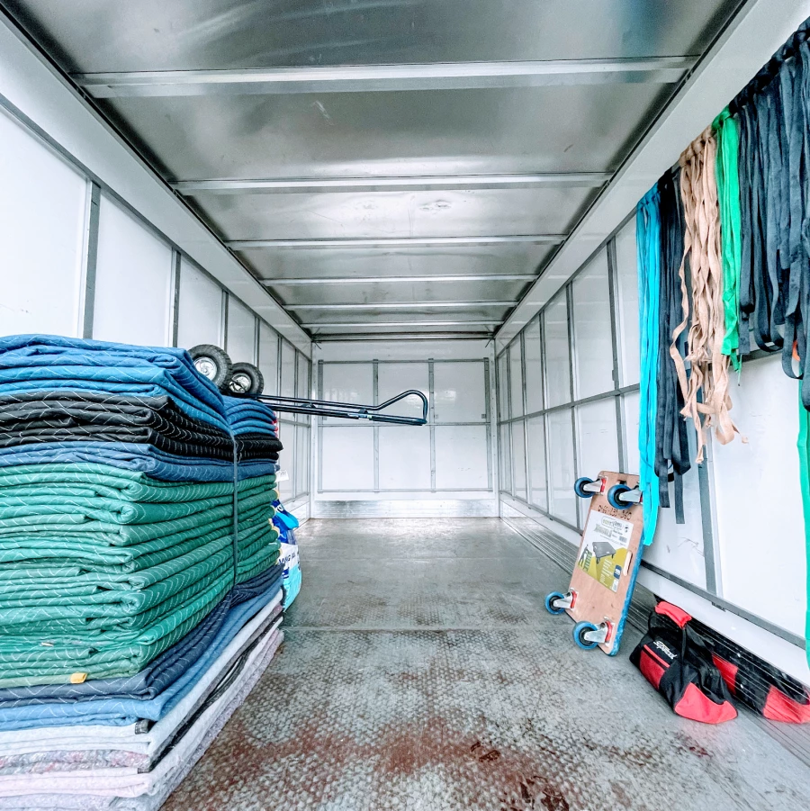 Magic Hands Movers_1