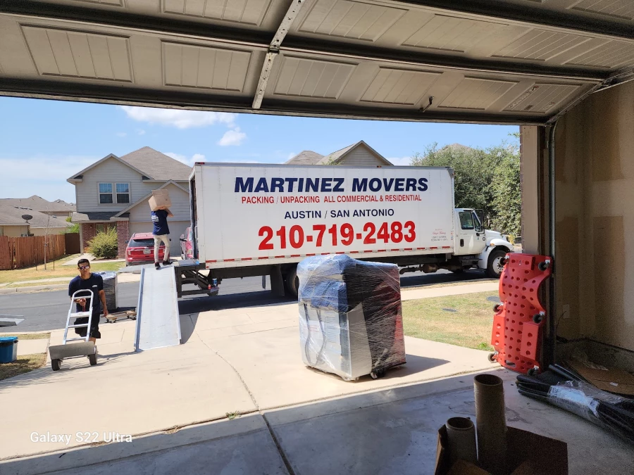 Martinez Movers LLC_1
