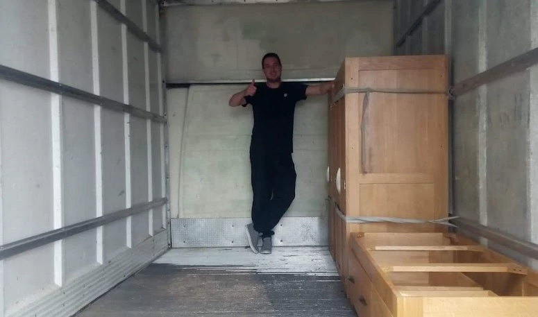 Mitchell & Myers Removals_2