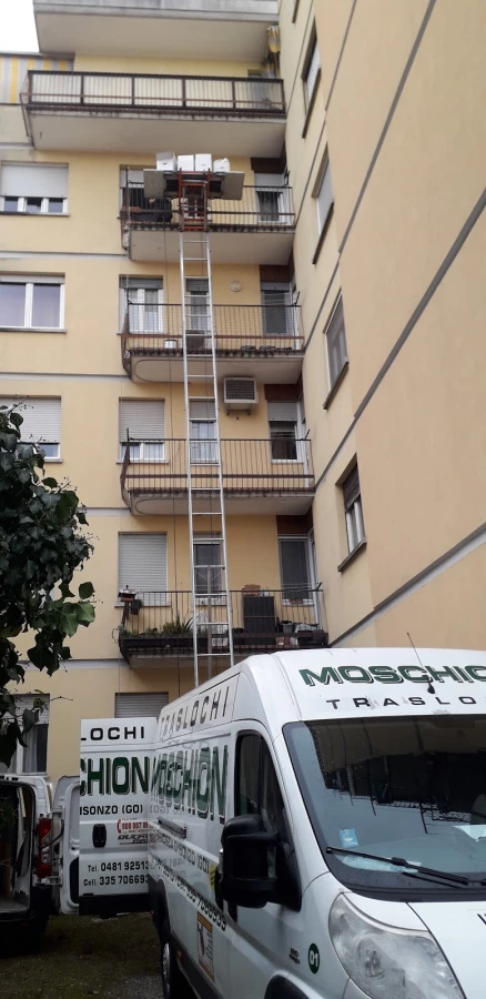 Moschion Traslochi di Simone Colugnati_2