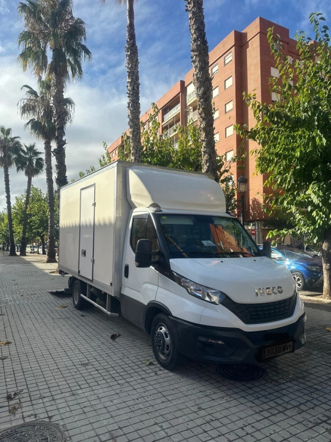 Mudanzas HARD WORK. Transportes y montajes_1