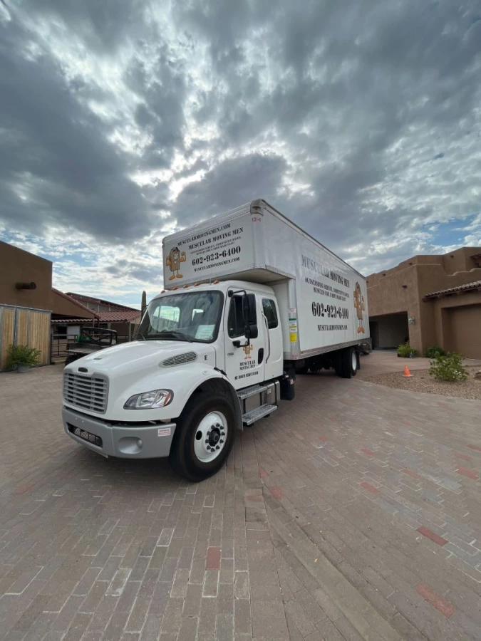 Muscular Moving Men_3