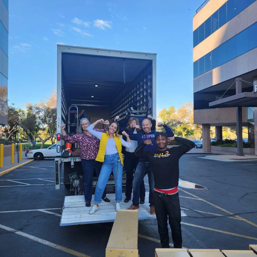 Muscular Moving Men_5