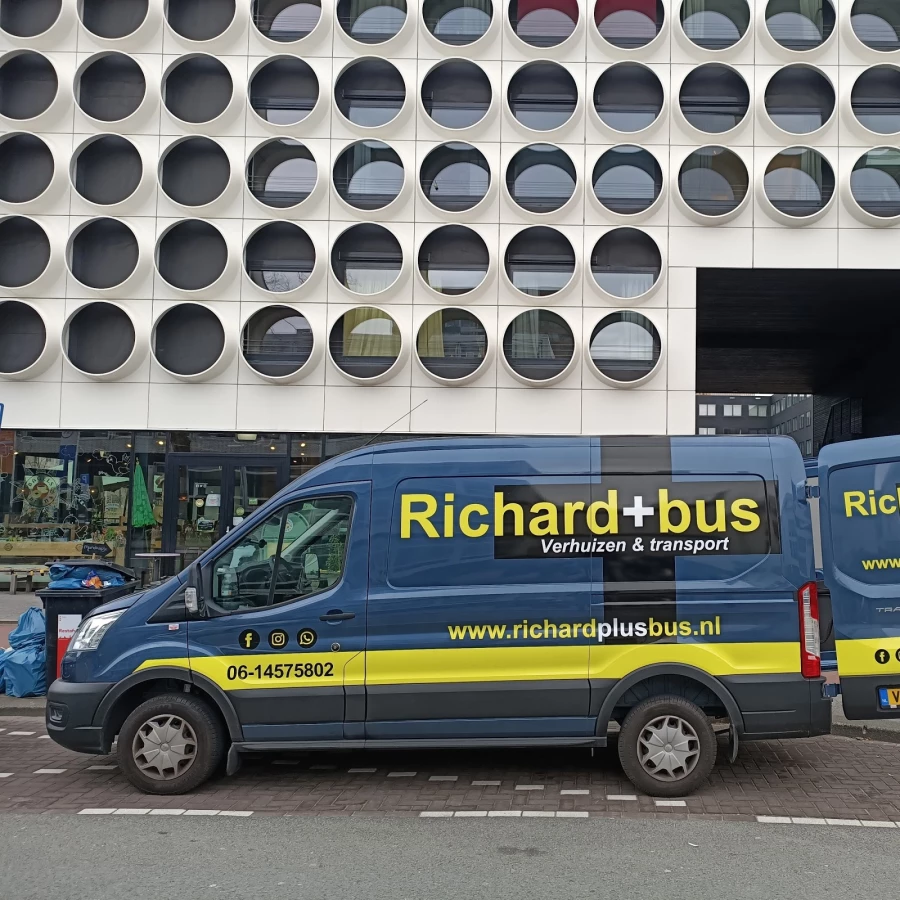 Richard plus Bus_3