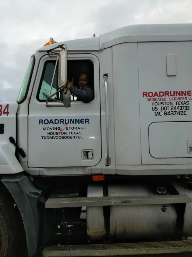 Roadrunner Moving & Storage_3