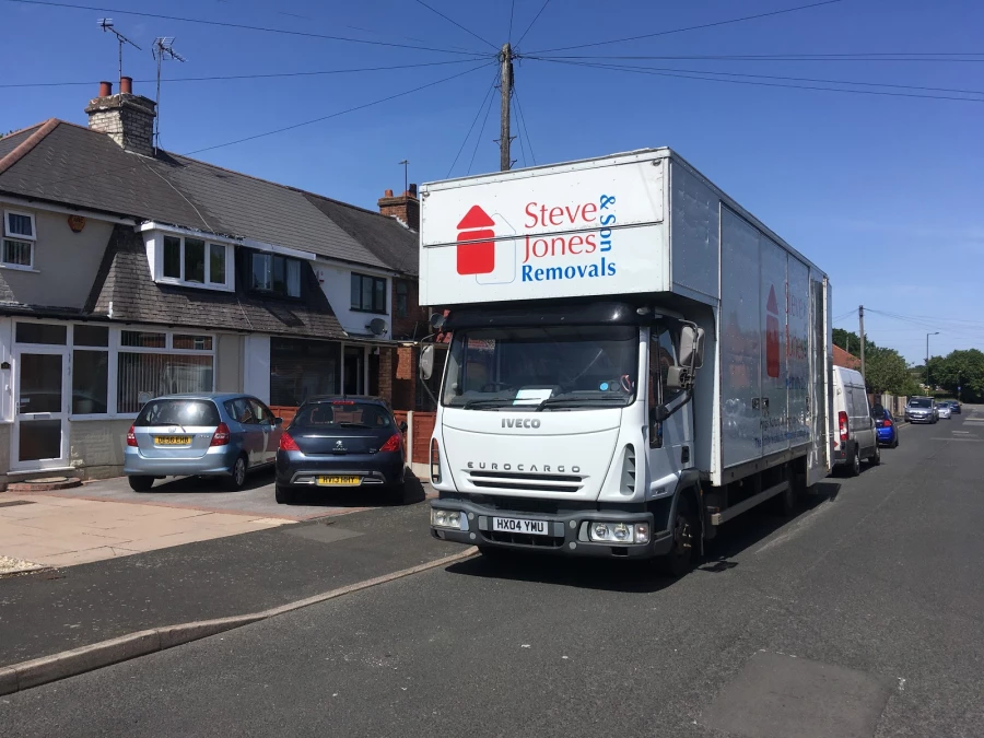 Steve Jones & Son Removals_2