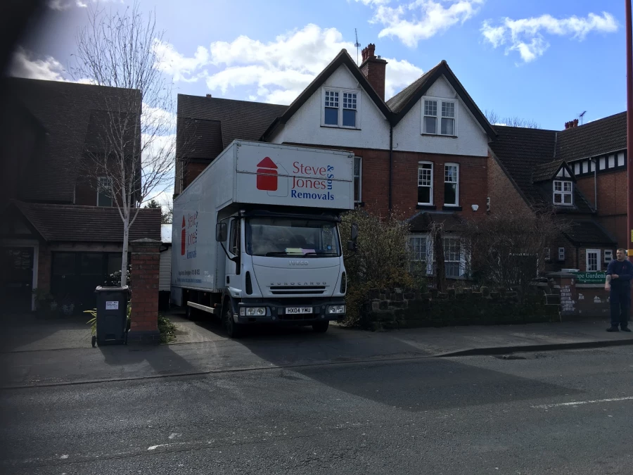 Steve Jones & Son Removals_5