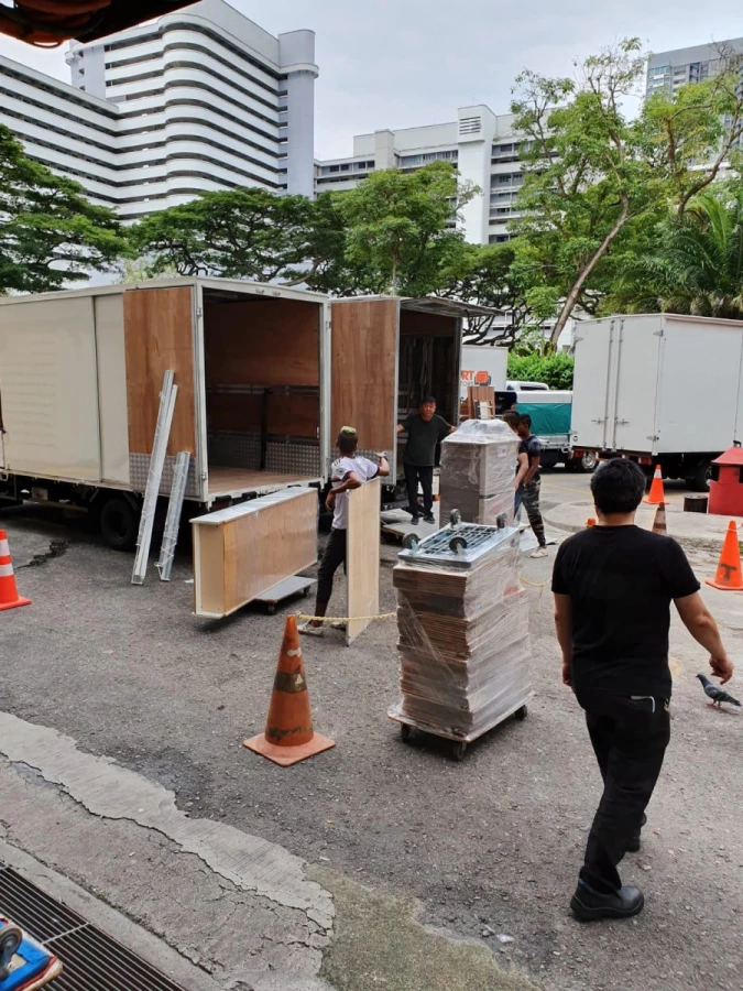 Titanium Movers & Logistics_2