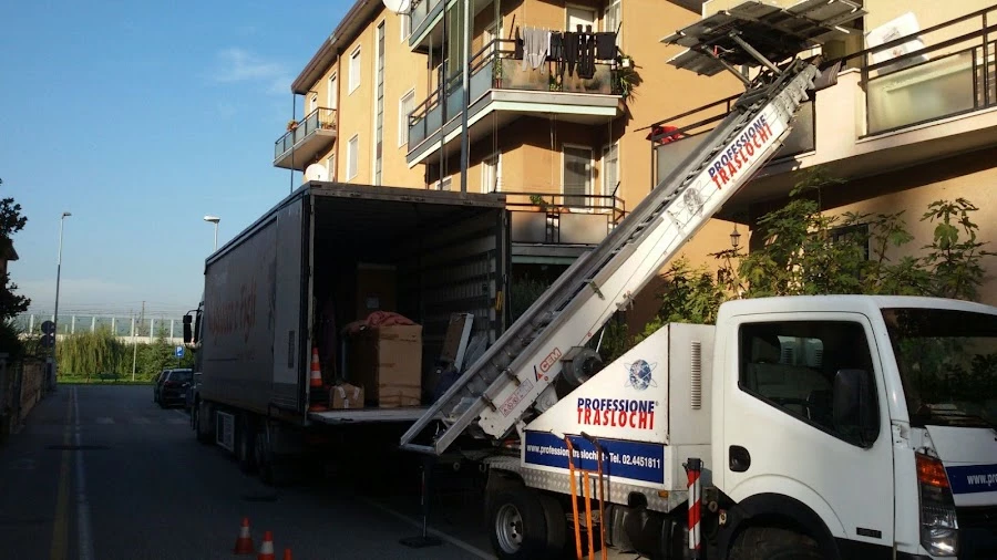 Traslochi E Trasporti Di Magliocco Sebastiano E Luca_2