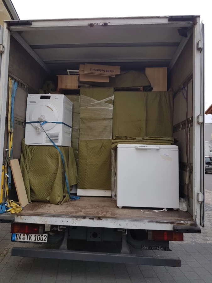 Tuktuk Umzuege & Logistik_1