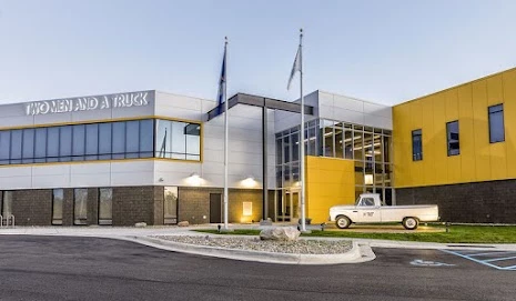 Two Men and a Truck_2