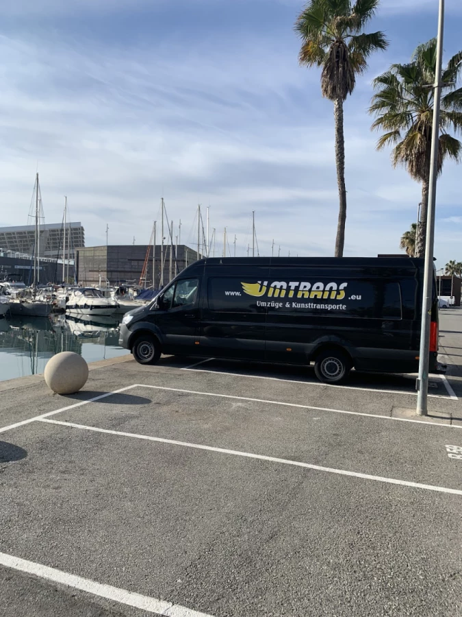 Umtrans Active Removals & Art Logistics_2