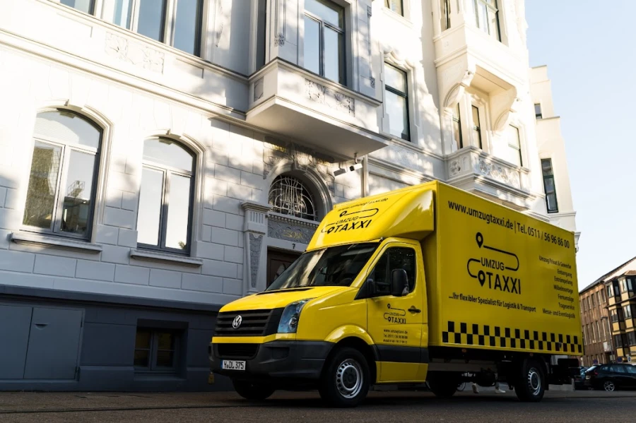 UMZUG TAXXI _1